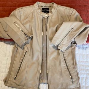 Great for cool summer nights/any fall outfit!!🍁